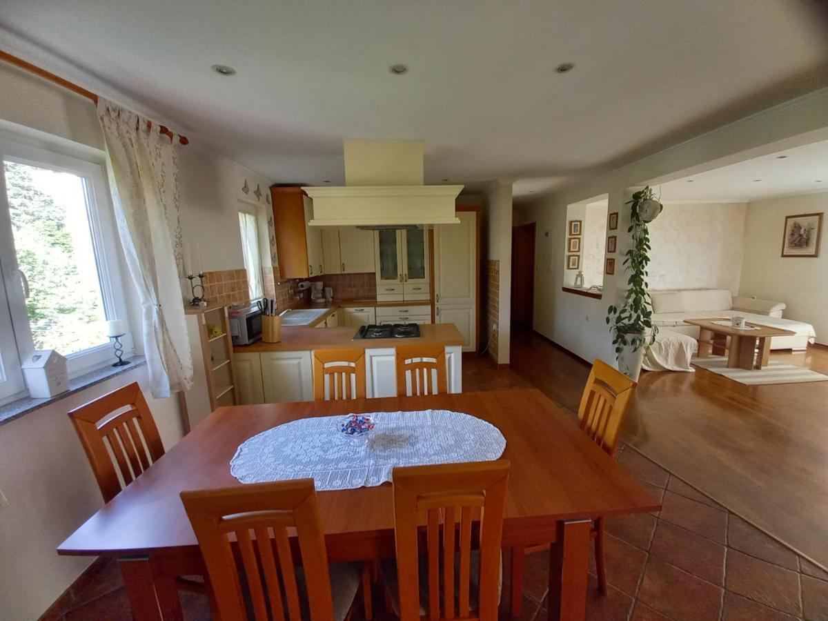 Apartmani Dijana Palit ภายนอก รูปภาพ